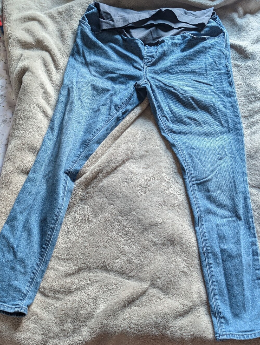 Old Navy Light Blue Maternity Skinny Jeans